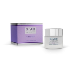 <p>Crema viso della linea Cell Vitale anti-âge indicata per le pelli più mature o segnate dal passare del tempo. Il suo ricco contenuto di cellule staminali vegetali contribuisce al trattamento dell'invecchiamento cutaneo precoce, favorendo al contempo la ridefinizione e il rimodellamento del contorno del viso e del doppio mento.</p>
<p>Indicato per le pelli più mature o segnate dal passare del tempo, il suo ricco contenuto di cellule staminali vegetali contribuisce al trattamento dell'invecchiamento cutaneo precoce.</p>